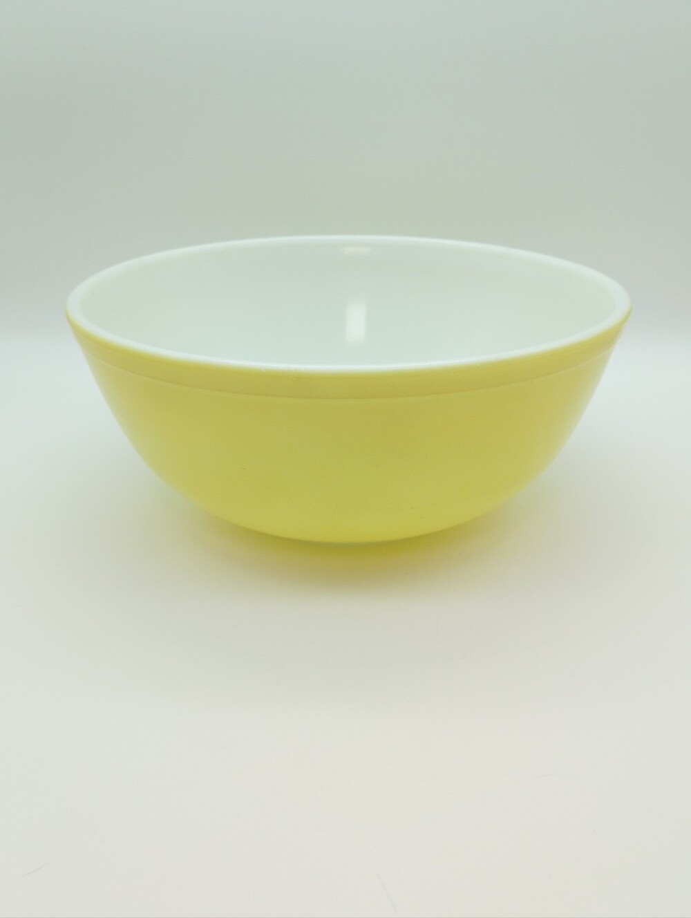Pyrex 4-quart yellow mixing bowl